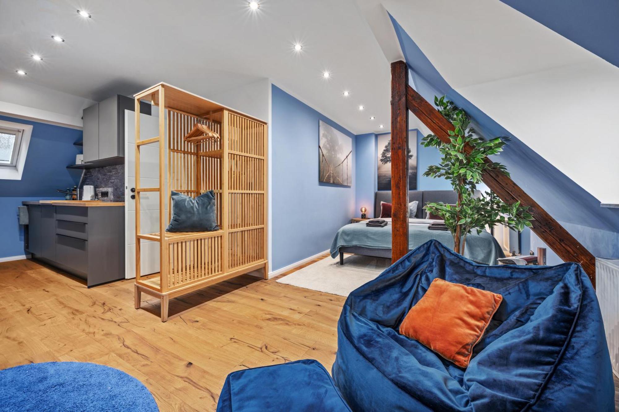 Edler Wohnraum Modernes Vorstadtstudio Mit Emma-Bett, Garten & Kaffeevollautomat Zwickau Exterior photo